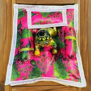 Bedding set in Peacock Print silk fabric